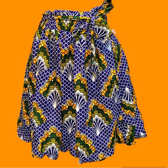 S.B. fashions bright busy 100% cotton full and flowy short midi skirt - Picture 1 of 4